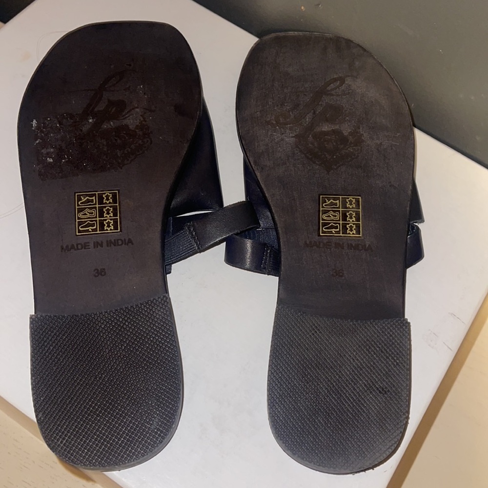 Shoes - Picture 4 of 4